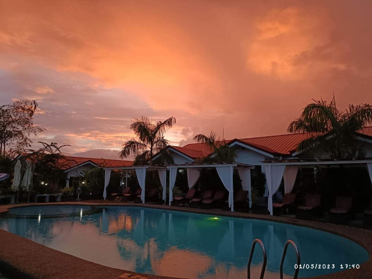 Garden Village Resort Moalboal Exteriér fotografie